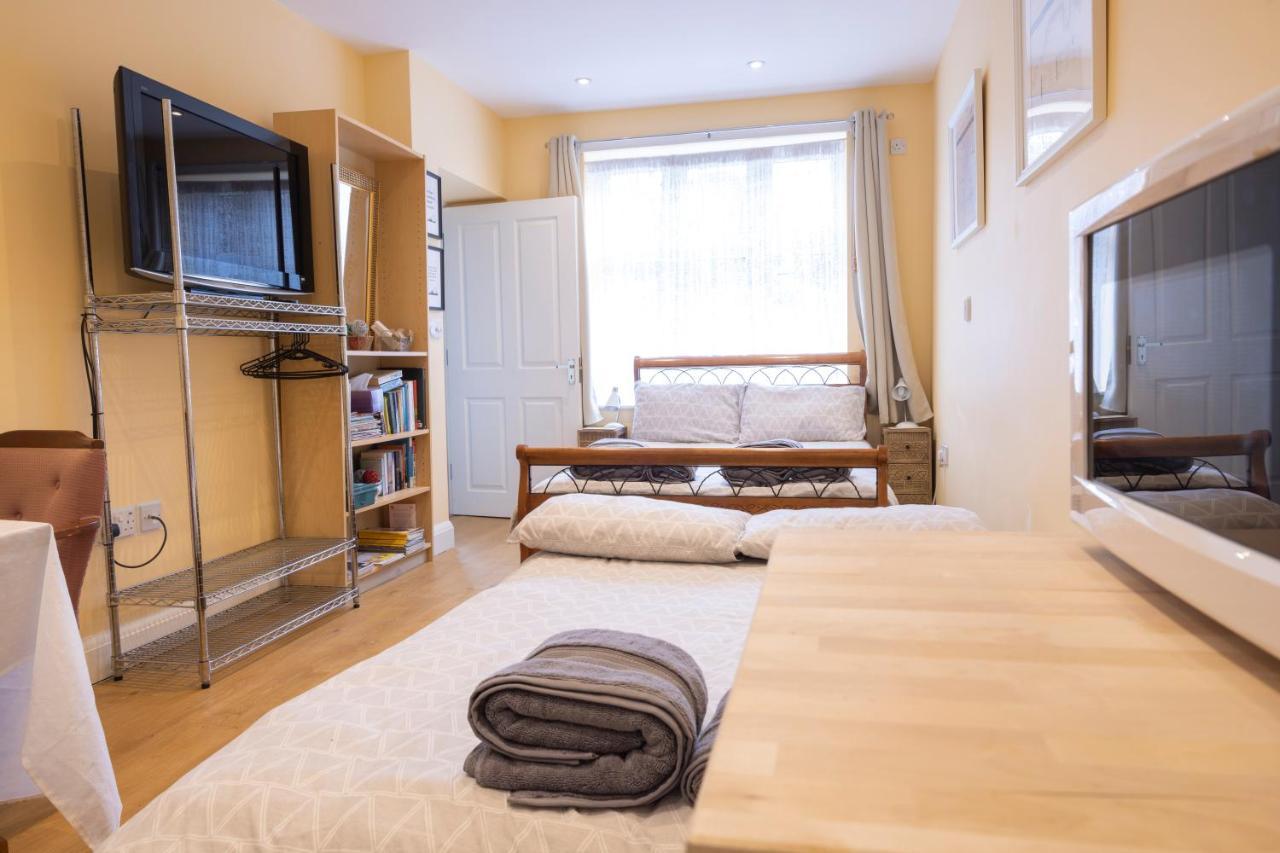 London Vegetarian Smoke & Pet Free En-Suite With Ev Parking Edgware Exterior foto